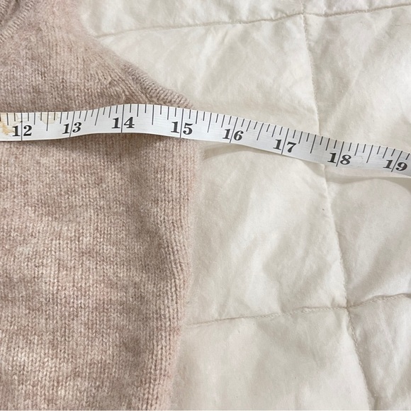 REFORMATION Varenne 100% recycled cashmere scoop neck cropped tank top - beige - Picture 7 of 8